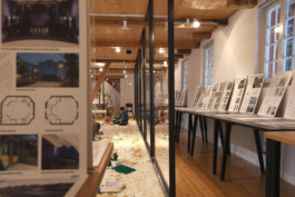 SAY25 Vernissage Glarus Freulerpalast Atelier Freienstein Logo Atelier Freienstein