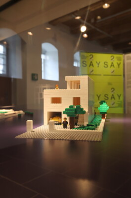 SAY25 Vernissage Glarus Freulerpalast Atelier Freienstein Logo Atelier Freienstein